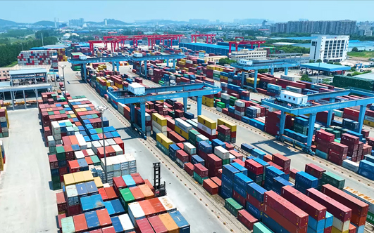 集裝箱項(xiàng)目部